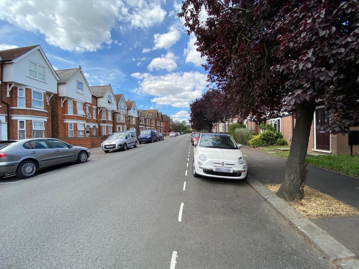 2 Bedroom Private House Near Bedford Town And Train Station 贝德福德 外观 照片